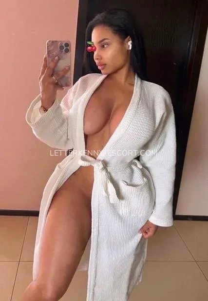 Letterkenny escort Abril — 1